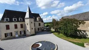 Gîte château d'Espalungue, piscine et SPA - Dognen