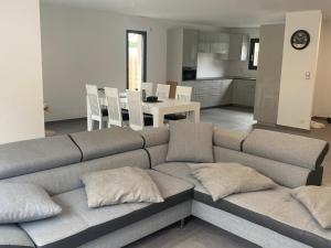 Villas MAISON moderne avec piscine chauffee : photos des chambres