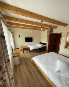 King Room with Mountain View room in Villa Montana Borsec