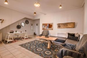 Varousi.Traditional house in old town of Trikala 1