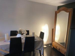 Appartements DUPLEX MEUBLE HYPER CENTRE ST CERE 4 PERS + LIT BB. WIFI. : photos des chambres