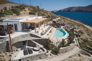 Villa Barbarossa - Elegant Beachfront Retreat with Heated Pool & Outdoor Gym