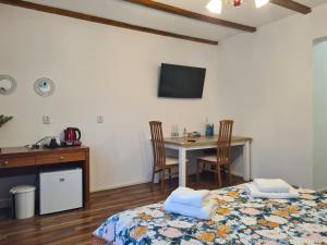 Lucas House ( aeroport Henry Coanda, Therme Bucuresti)