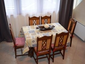 Appartements Appartement de charme au pied du Chateau d'Amboise, centre-ville, 2 chambres, mezzanine, WiFi - FR-1-381-250 : photos des chambres