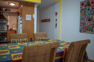 Beautiful and Colorful Apartment in Palermo