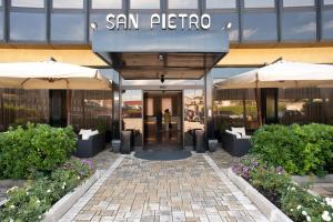 San Pietro hotel, 
Verona, Italy.
The photo picture quality can be
variable. We apologize if the
quality is of an unacceptable
level.