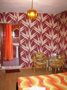 Family Hotel Emaly 1