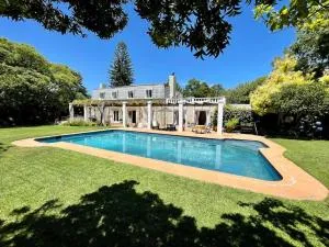Charming Guest Suite in the Constantia Wine Valley - Tokai