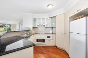 5 Pacific Outlook Ocean View Apartment in Sunshine Beach