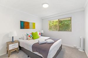 5 Pacific Outlook Ocean View Apartment in Sunshine Beach