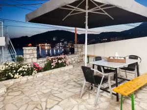 Dinas Apartment