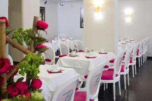 Hotels Best Western Premier Le Patio des Artistes Wellness Jacuzzi : photos des chambres