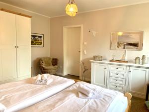 Ferienwohnung "Robbenhütte Willi" unter Reetdach