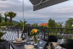 Luxury Apartment Nina with heated swimming pool, Villa Adriatic