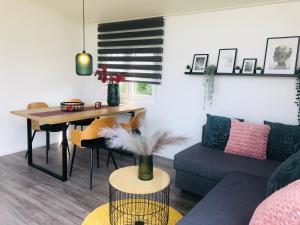 Ferienhaus LuxChalet #VAJU Lathum# am See, Strand, Pool, Nationalpark