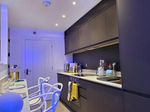 Central Boutique Studio ( With Parking )