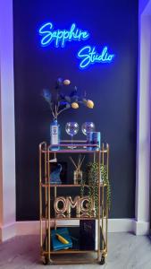 Central Boutique Studio ( With Parking )