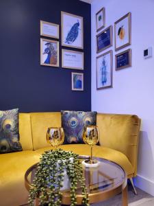 Central Boutique Studio ( With Parking )