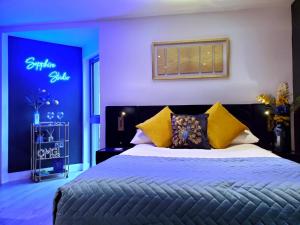 Central Boutique Studio ( With Parking )