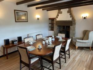 Dove Cottage - Stay at Gwens