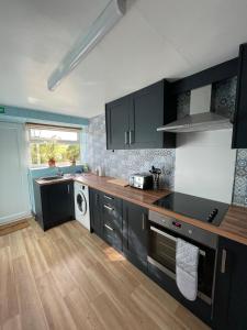Dove Cottage - Stay at Gwens