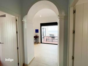 DEK001 Riverview Modern Townhouse in Centre of Ay