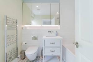 Stunning Two Bed Apartment RH8