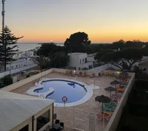 Apartamentos Inma Mayor en primera línea de playa, con Parking y Piscina - 洛斯卡尼奥斯德梅卡