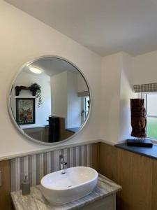 Beautiful 1 bed thatched cottage