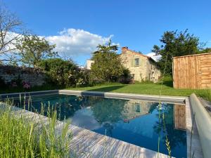 Villas Maison de reve avec piscine au milieu des vignes : Villa