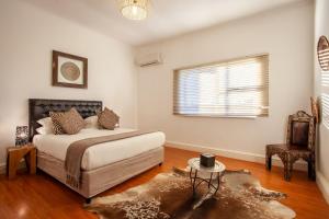 Inverdoorn Game Reserve Lodge