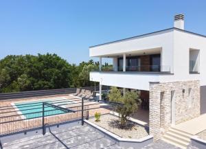 New VILLA TIHI OTOK near the beach