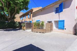 Maisons de vacances Maison d'une chambre avec piscine partagee jardin clos et wifi a Bollene : photos des chambres