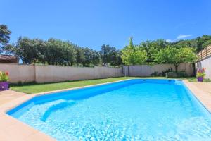 Maisons de vacances Maison d'une chambre avec piscine partagee jardin amenage et wifi a Bollene : photos des chambres