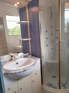 Appartements Joli T2 residence naturiste ULYSSE : photos des chambres