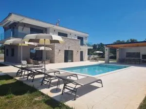Luxury Villa Serena 2022 - with heated Pool - Cukrići