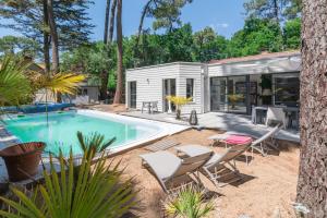 Maisons de vacances Charmante maison de plain pied avec piscine : photos des chambres