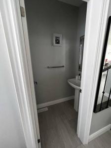 Cozy 3 bedroom home perfect for small gatherings
