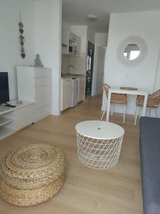 Apartment AYALGA - Pool view - Good Wifi - Smart TV-Residence Dunia IV