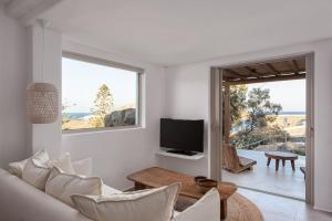 Aura Homes, Bungalow on Sea - Saint Anna Beach