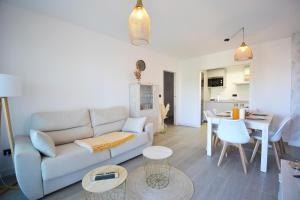 GALIHOST - Impresionante apartamento con piscina en Sanxenxo