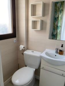 Estudio sin habitación ,todo en una estancia Blanco Denia