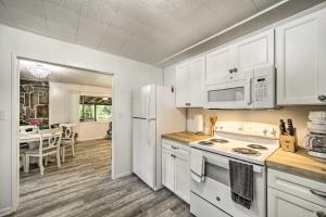 Serene Smoky Mountain Home with Grill and Patio!