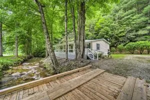 Tranquil Creekfront Bryson City Home with Grill! - Unahala