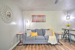 Cozy Knoxville Apartment about 9 Mi to Downtown!