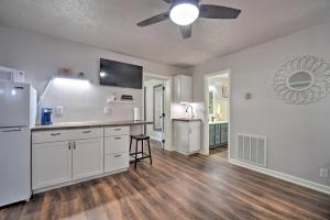 Cozy Knoxville Apartment about 9 Mi to Downtown!