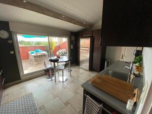 Appartements Le Loft DUPLEX, 2 Terrasses, au coeur du village : photos des chambres