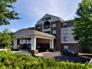 Holiday Inn Express Apex - Raleigh by IHG - Green Level