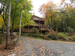 Skiview Cabin by VCI Real Estate Services