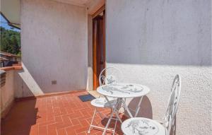 Nice Home In Camaiore With Kitchen